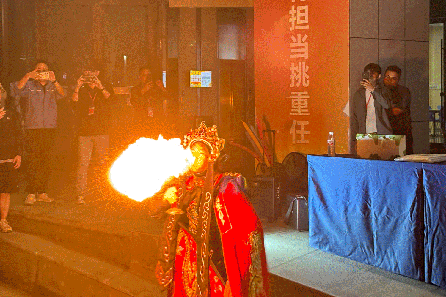 1760055136574940.gif 民俗炫技.gif